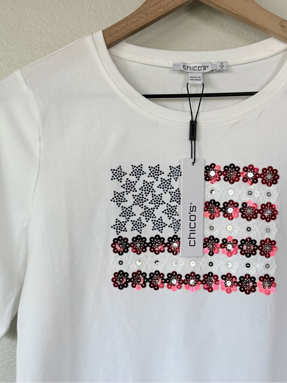 CHICO’S NWT 0 Flag Embellished Knit Tee • Sequin Star Flower Americana - Picture 3 of 13